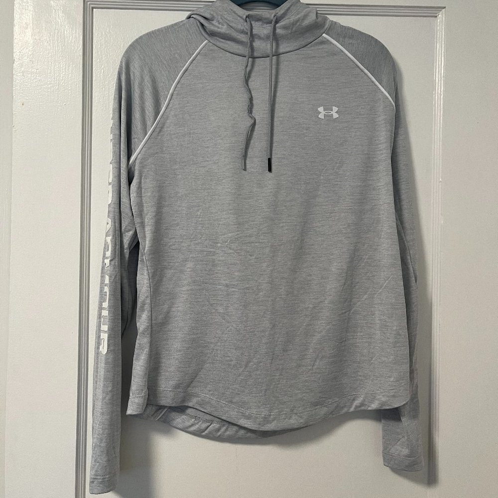 Women's Under Armour Loose Fit Top Size Medium Light Gray